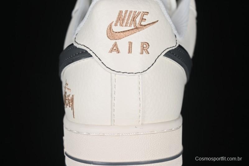 Nike Air Force 1 '07 Low Casual Sneakers in Black Pigskin - XZ6188-705